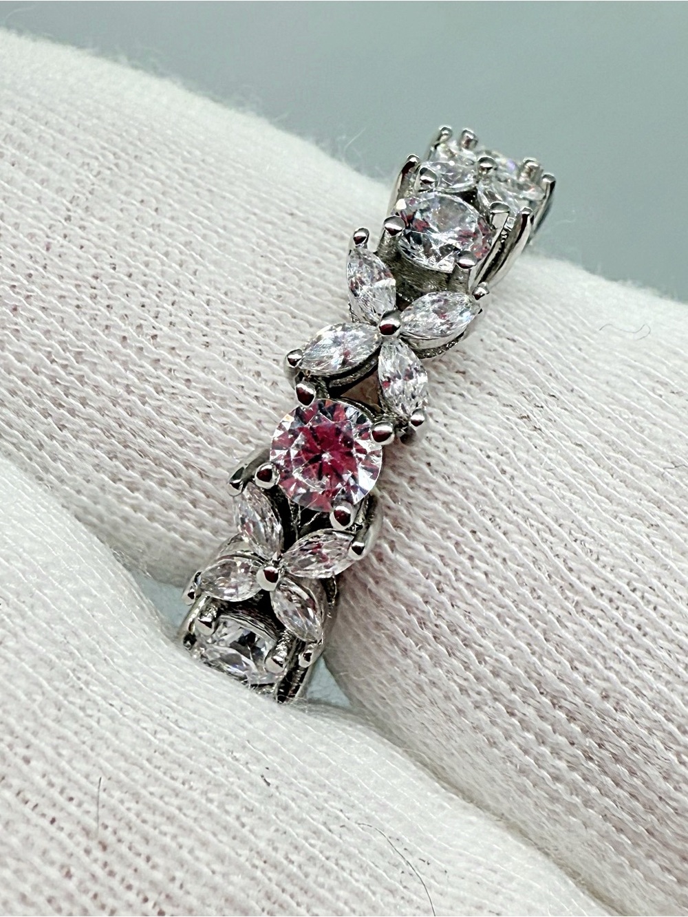 Elegant Silver Women's Ring - Picture 17 of 17
